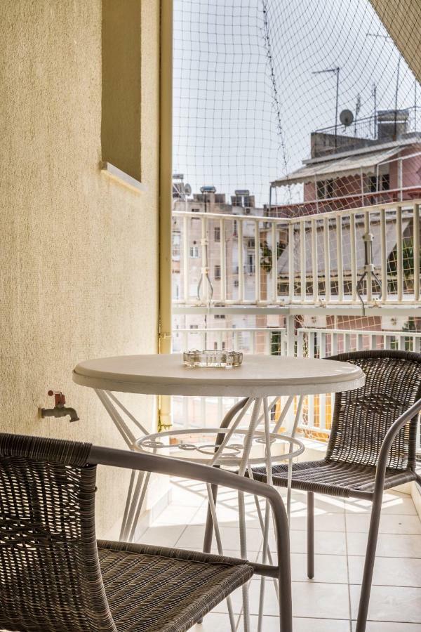 Classy 2 Bedroom Apartment Near Acropolis & Metro Athen Eksteriør billede