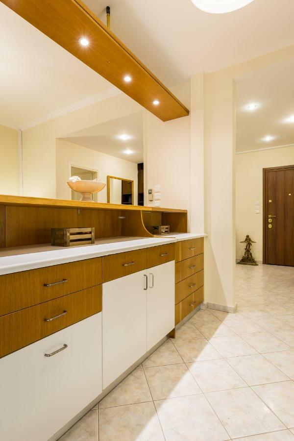 Classy 2 Bedroom Apartment Near Acropolis & Metro Athen Eksteriør billede